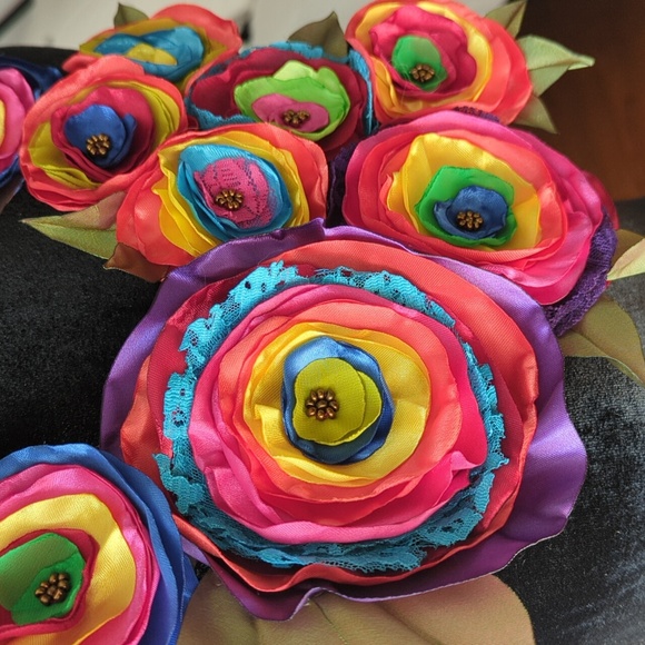 Handmade Mexican flower necklace - Picture 2 of 4